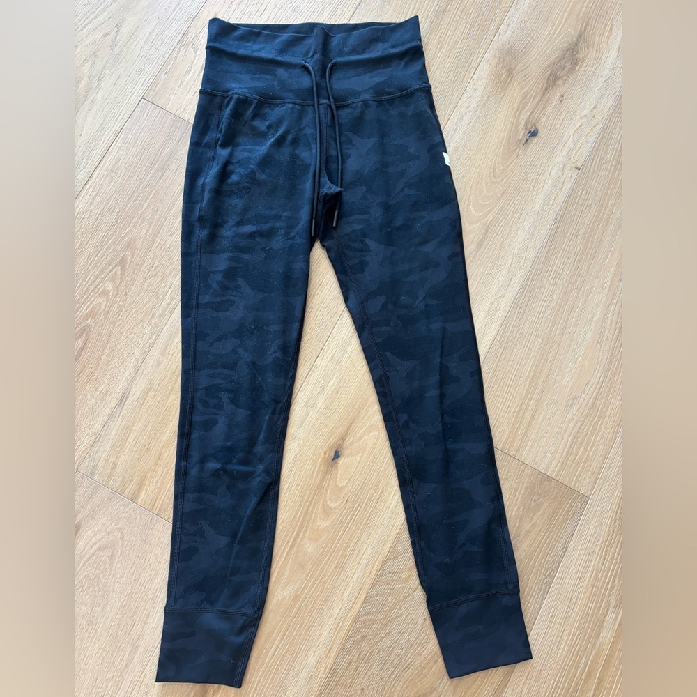 Vuori Black Subtle Camo High-Rise Leggings